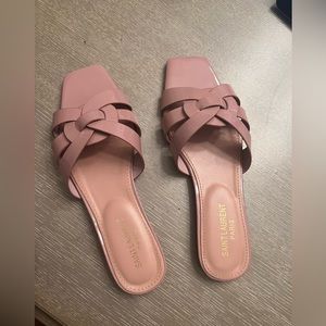 SAINT LAURENT NU PIEDS 05 TRIBUTE PATENT LEATHER SANDALS